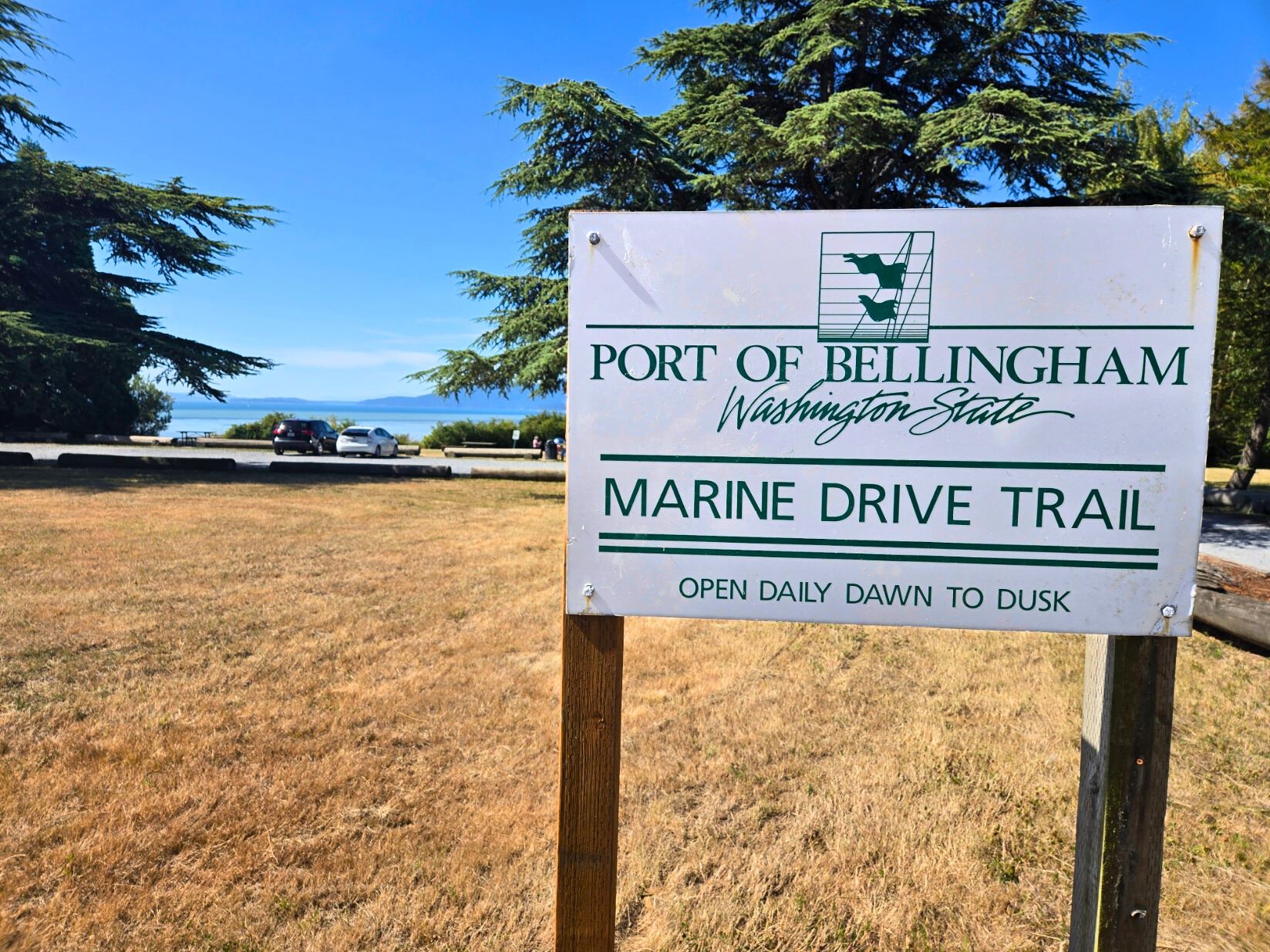 marine drive trail sign at the entrance of the park